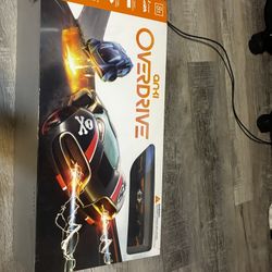 Anki Overdrive electric car track 