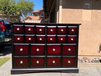 8 drawer wooden dresser