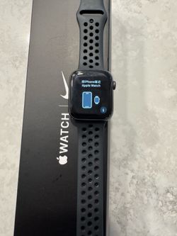 Apple Watch Series 5 44mm Nike Edition with Cellular