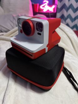 Polaroid Now Gen 2 i-Type Instant Camera + 6 Films – Never Used