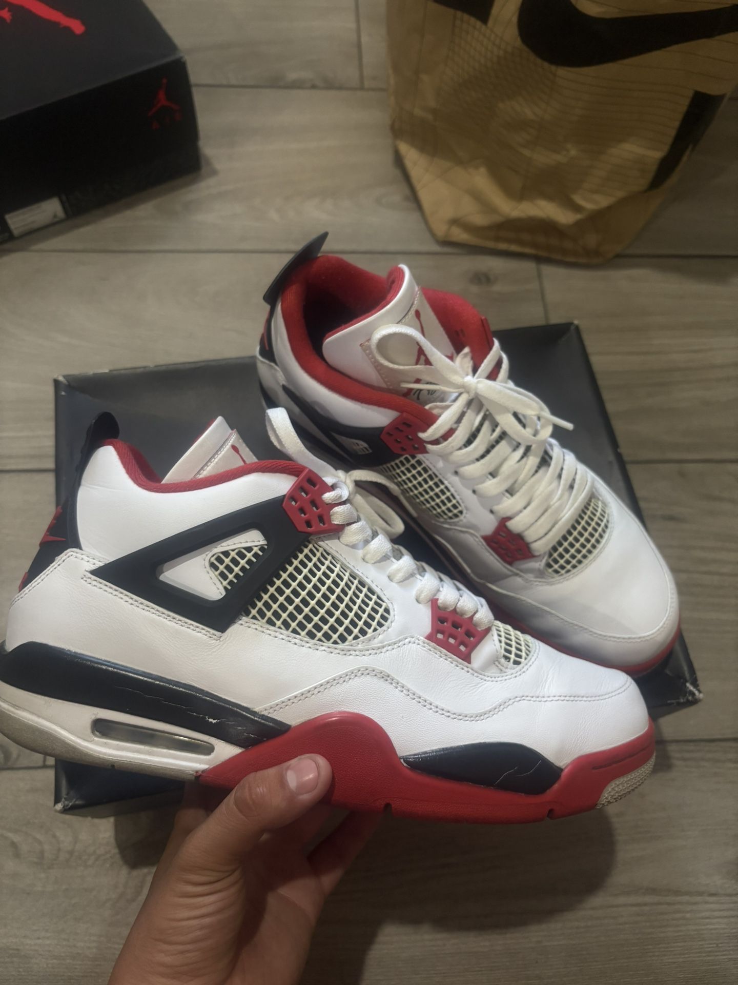 Air Jordan 4 Retro