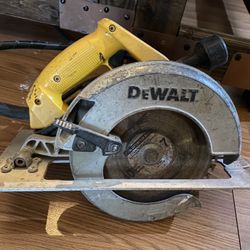 Dewalt Circular Saw 