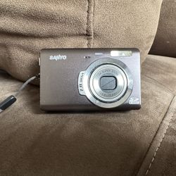 Sanyo VPC T700 Digital Camera