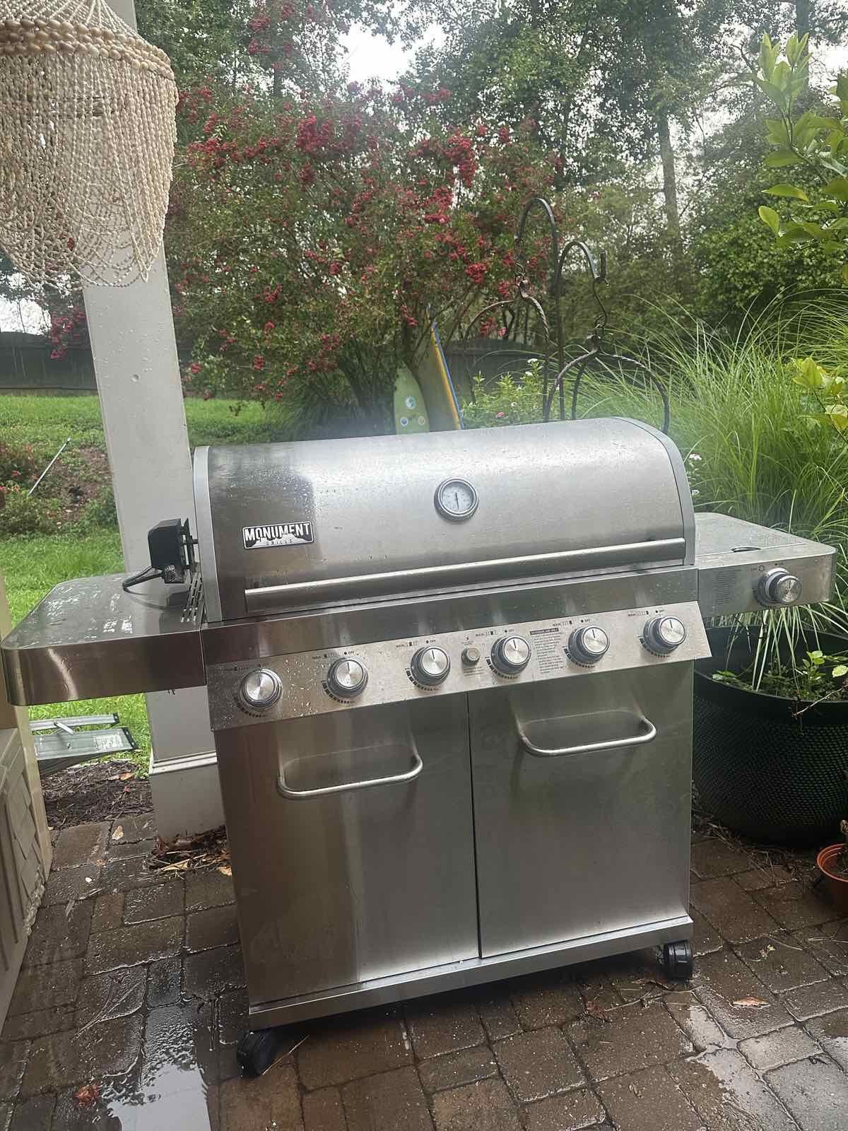 Monument 6 Burner Grill