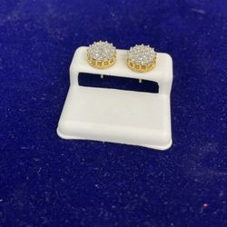 10 Kt Gold & Diamond Earrings 