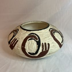 Southwest Pottery Vase – Petroglyph Motif / Jarrón Cerámica Suroeste – Petroglifo 