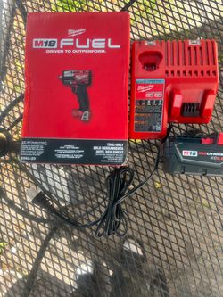 Brand new sealed Milwaukee M18 fuel 2962-20 1/2’ Mid torque impact wrench (tool only )