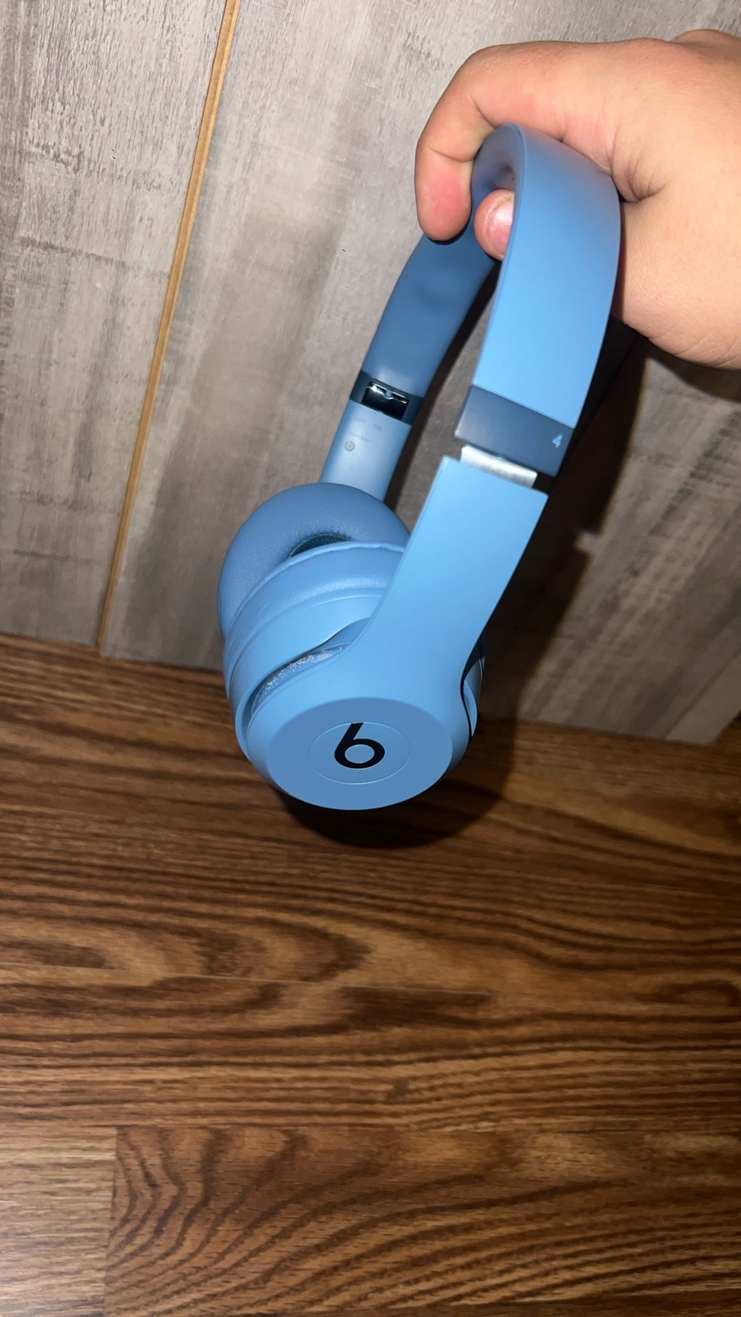 Beats Solo 4s