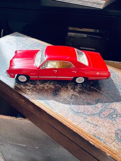 KINSMART - 1/43 Scale Model Compatible with Chevrolet Impala 1967 (Red)