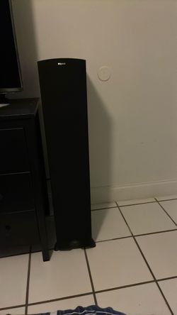 2 Klipsch speakers