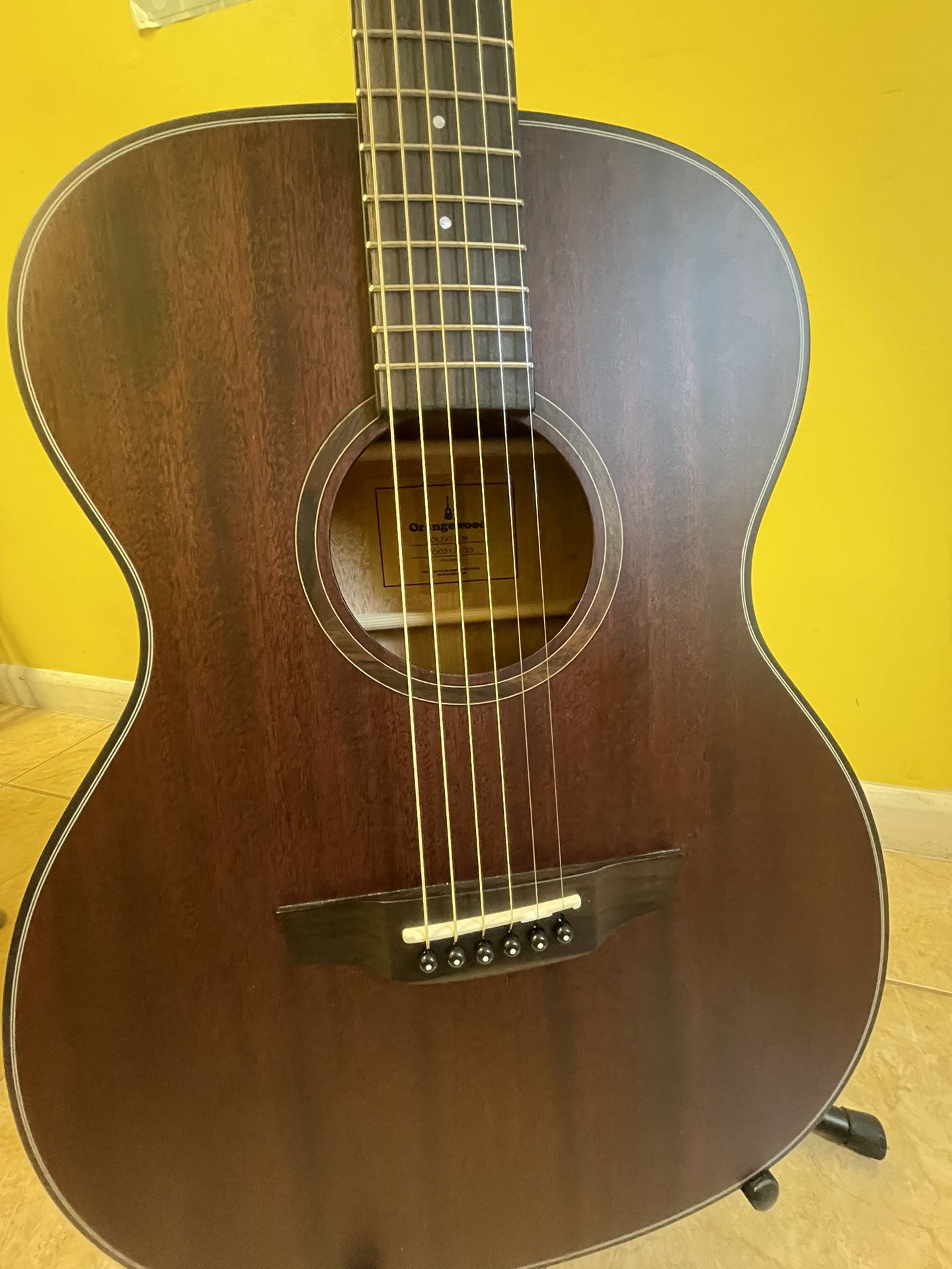 Orangewood Oliver Acoustic Guitar - Like New!
