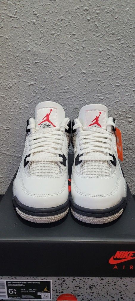 Jordan Retro 4 White Cement Size 6.5