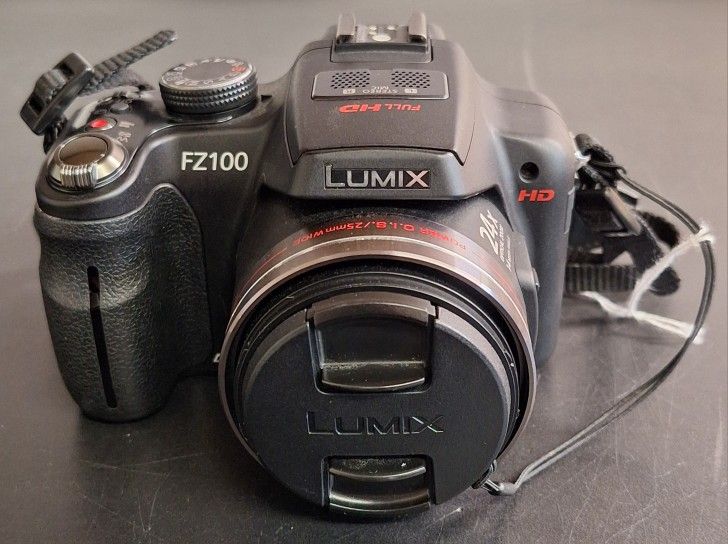 LUMIX FZ100 HD DIGITAL CAMERA