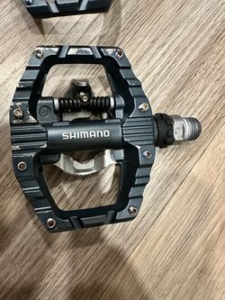 Shimano dual pedals clipless $40