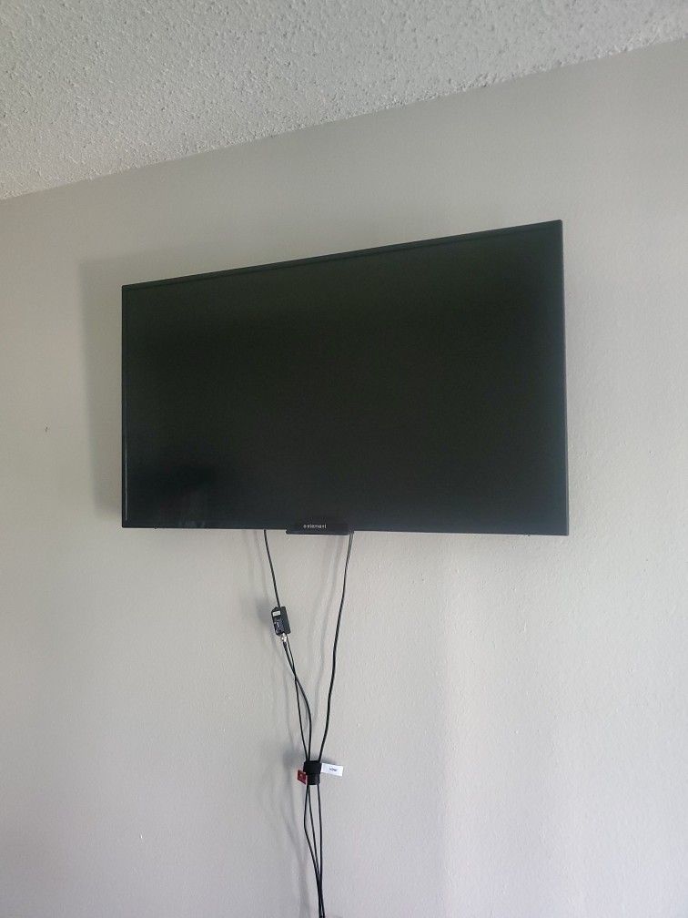 34" Element TV
