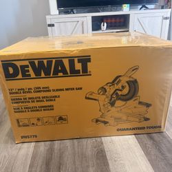 Double Bevel compound sliding miter saw