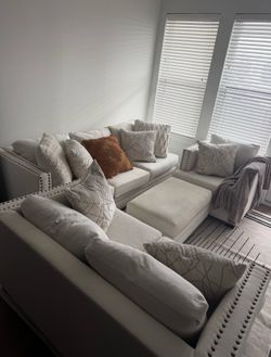 Selling full set of 1 year old great condition sofas