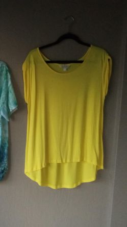 NEW WOMEN'S SIZE LARGE HI-LOW TOP