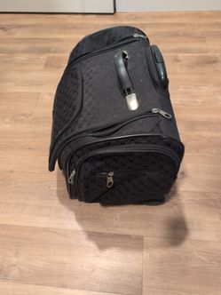 Travel case with wheel