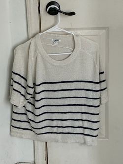 Vigross women’s medium sleeved white and black size large women’s size