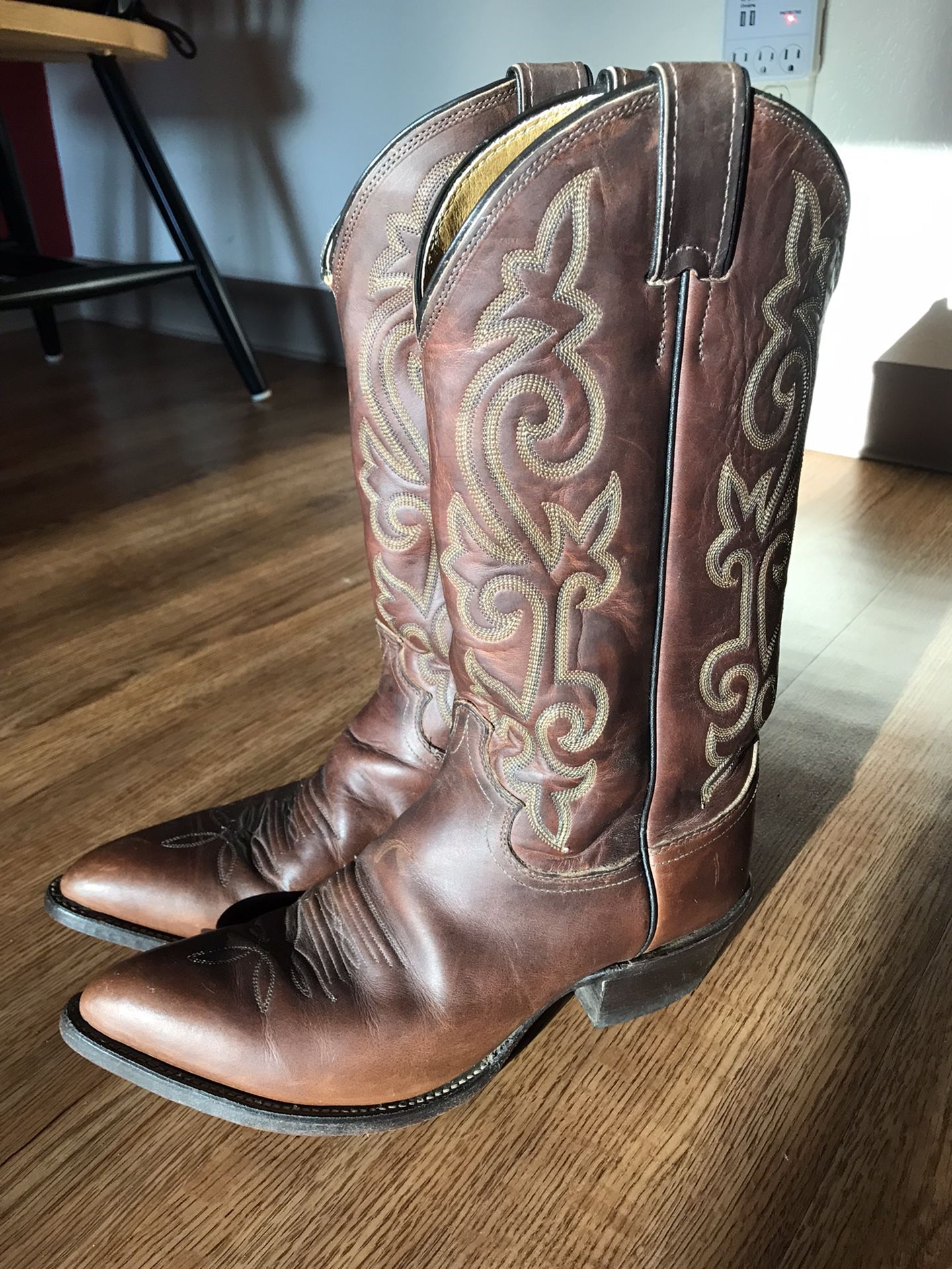 Cowboy Boots, Mens Size 9