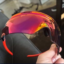 ‘2️⃣6️⃣🥳 New Oakleys  Box, Pouch Cloth All Included🥂