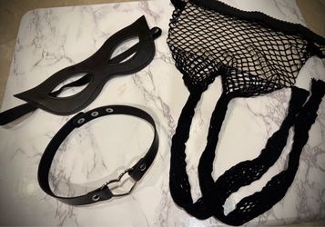 Woman’s eye mask, Choker & Fishnet Set