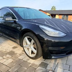 2018 Telsa Model 3 