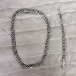 Moisanaite Chain And Pendant 