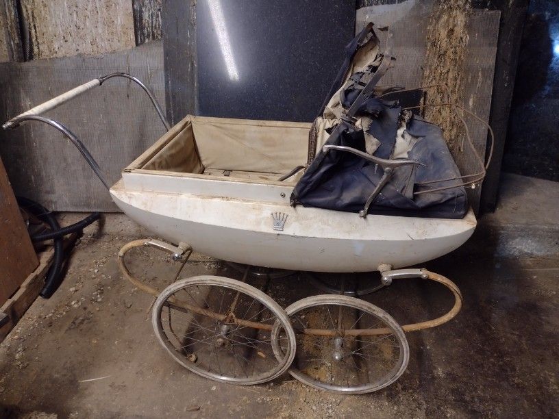 Vintage Pedigree Baby Carriage, Needs Restoration