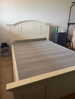 Queen size bed frame and box spring
