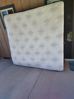 King size mattress by Sapphire Sleep