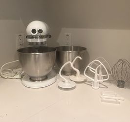 KitchenAid Mixer w/ extra attachments & ice cream maker bowl