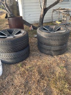 Set of 4  tires ( 305/35R24)