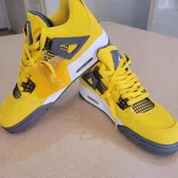 NEW Air Jordan 4 Retro "Lightning" 8.5