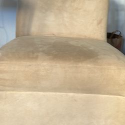 Small Love Seat 