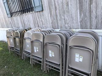 Rento sillas,mesas,mantelería,y carpas.in box porfavor no malos comentarios