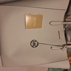 Michael Kors Purse Like New