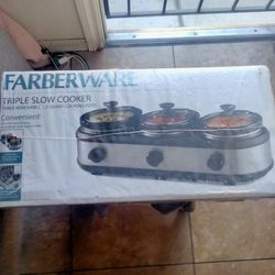 Farberware Triple Slow Cooker With Individual Temperature Settings  1.5 Quart 