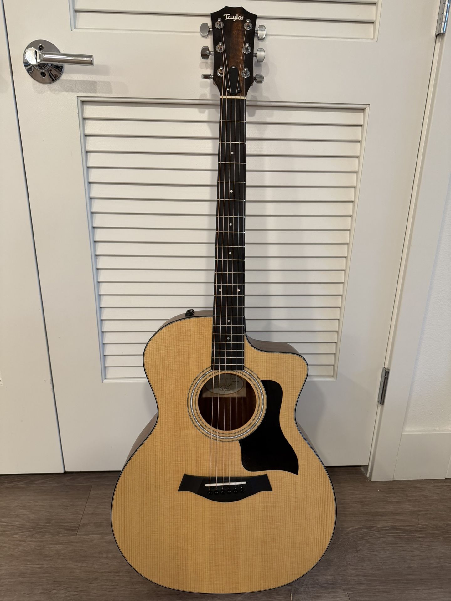 Taylor 114ce Acoustic Guitar For Sale Like New!