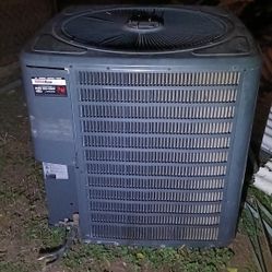 4 -ton AC Unit-Works Great- Almost New- Pick- UP OR Deliver 