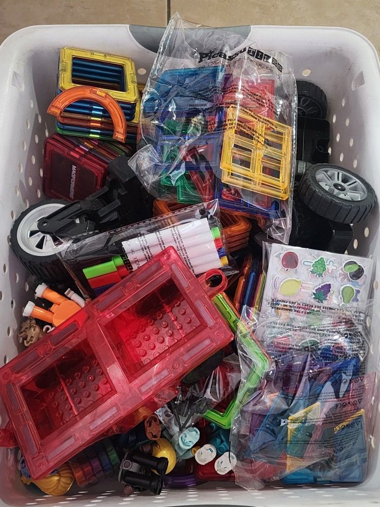 Magnetic Building Blocks