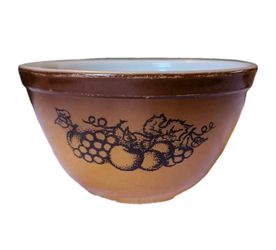Vintage Pyrex Old Orchard Fruit Mixing Bowl Brown Ombre 1.5 pt 