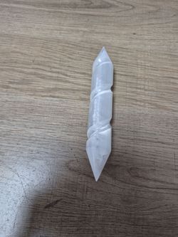 This  is a double-terminated spiral selenite (sat