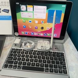 Apple IPad 6th Generation (9.7” Retina / Touch ID ) 32GB  & Accessories 