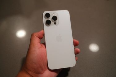 FOR SALE: 256GB IPHONE 15 PRO MAX WHITE TITANIUM EXCELLENT CONDITION!