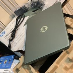 HP-15.6in Laptop 15-DY0701DS Intel Celeron N4020 4GB RAM,  128GB SSD (New In Box)