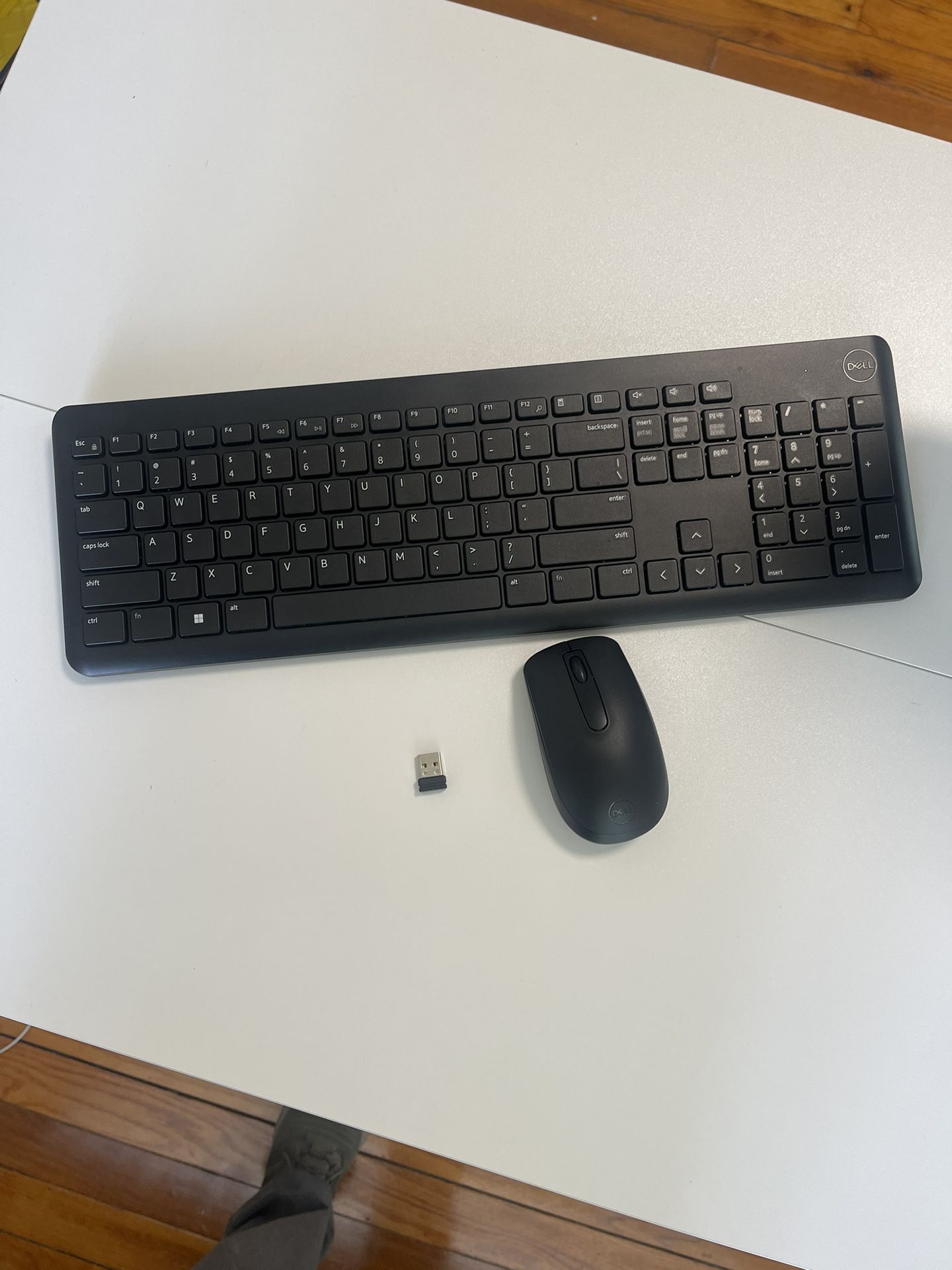 Dell Wireless KB3322W Keyboard & Mouse Set – USB Receiver Included – Works Great