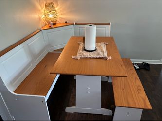 Dining nook