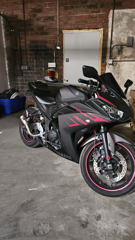 2017 Yamaha R3